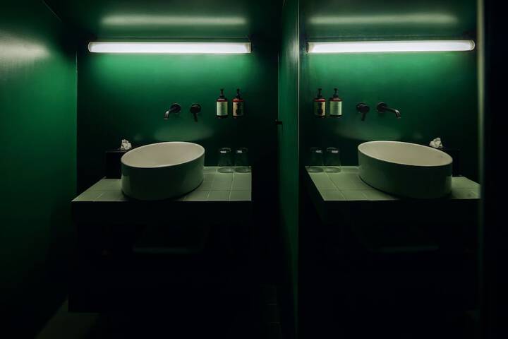 Room 60 of 85