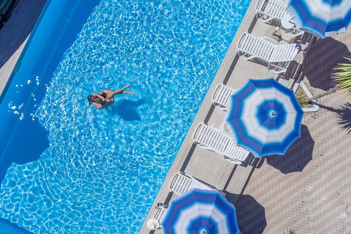 Pool 18 of 44