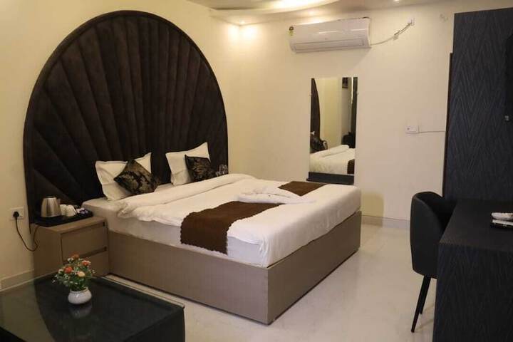 Room 14 of 53