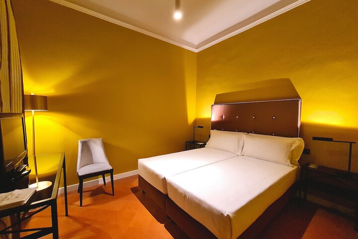Room 21 of 61