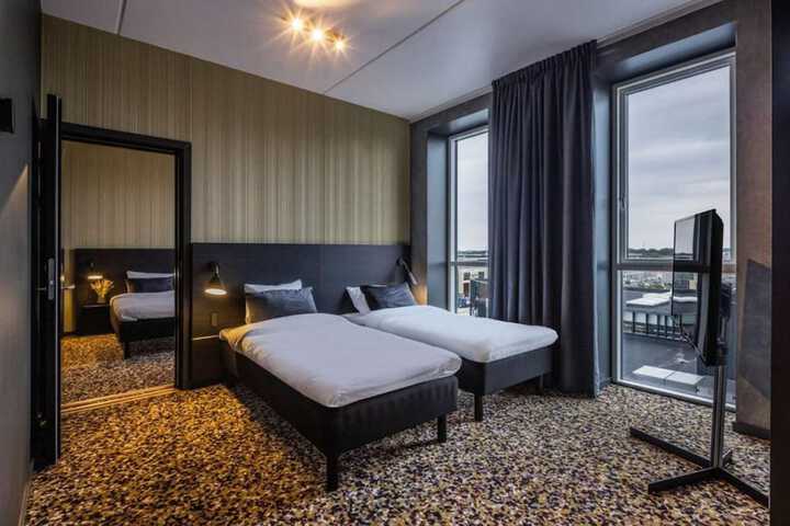 Room 21 of 57