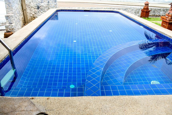 Hotel Pool