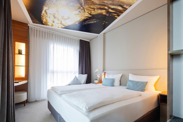 Room 30 of 59