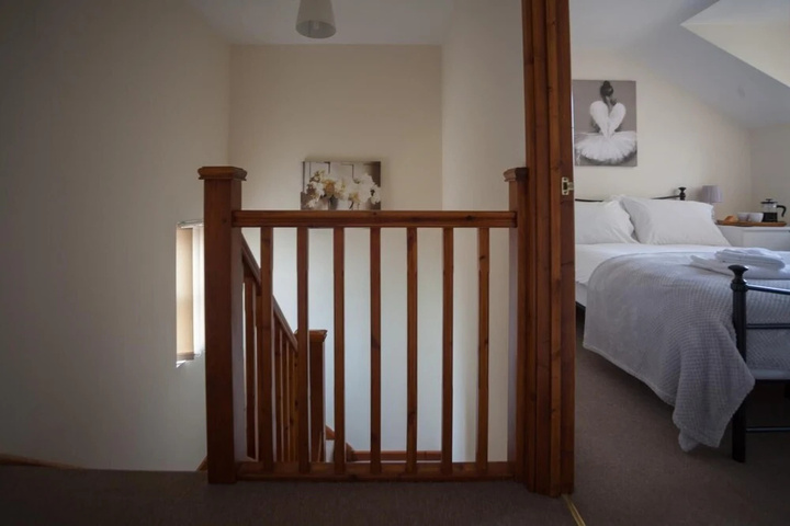 Room 4 of 13