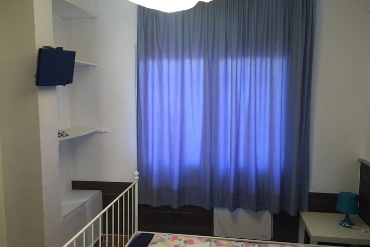 Room 6 of 45