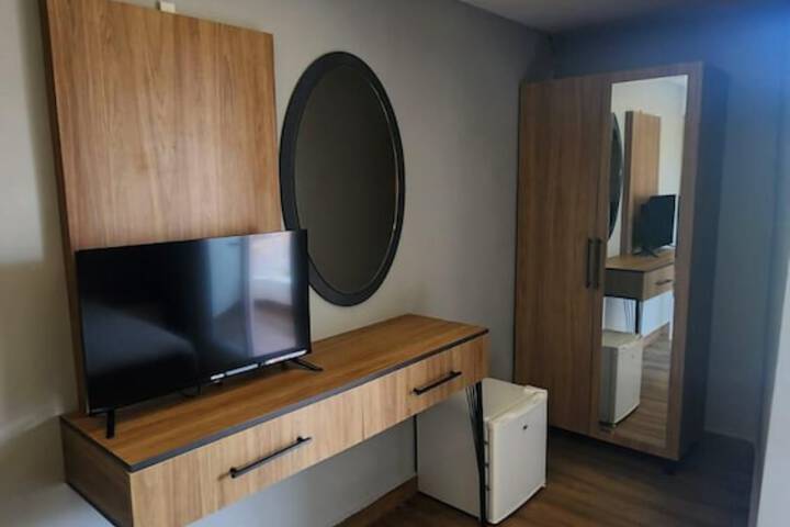 Room 9 of 18
