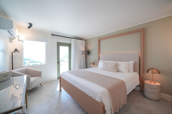 Room 5 of 28