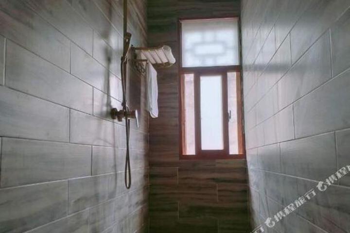 Unique Homestay with Ancient Title in Furong Town
