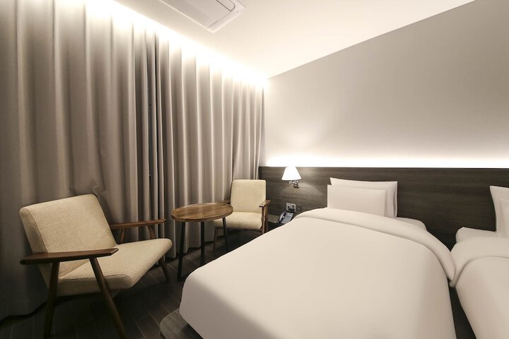 Room 30 of 70