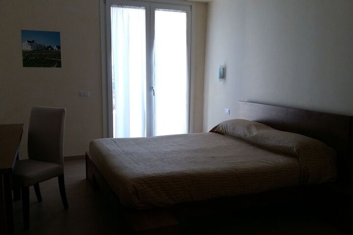 Room 4 of 43