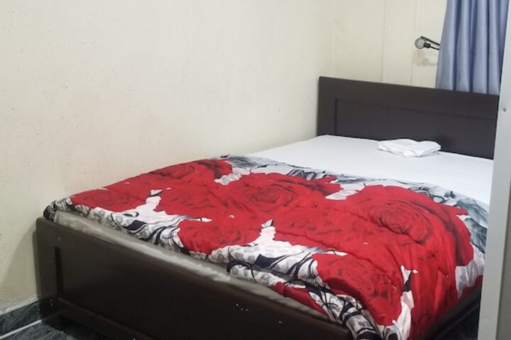 Room 7 of 8