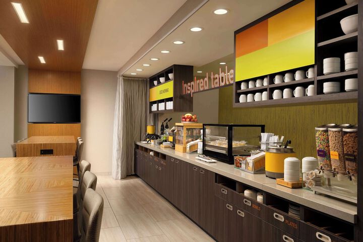 Breakfast area