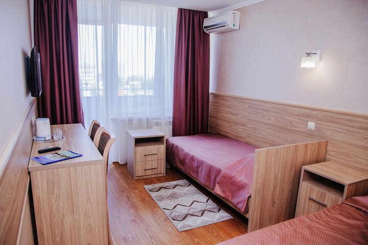 Room 9 of 65