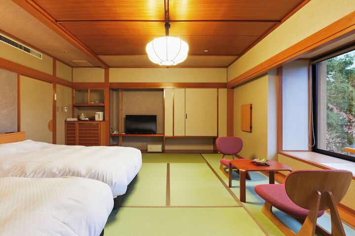 Room 5 of 205