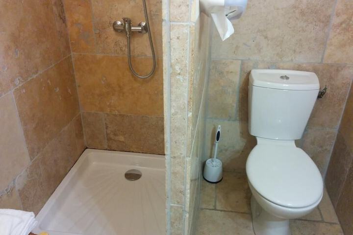 Room 15 of 26