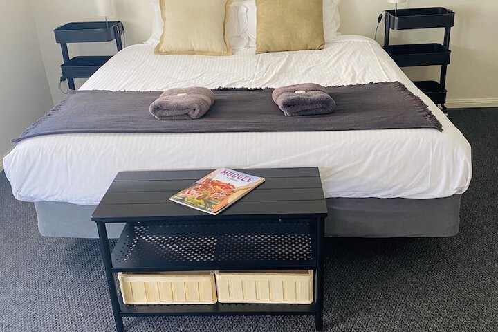Room 9 of 35