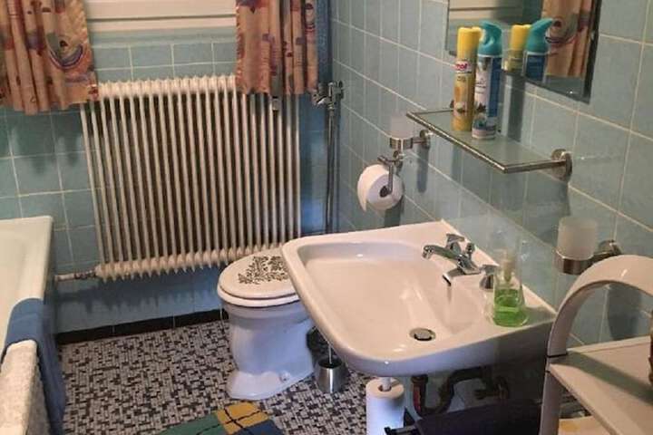 Room 12 of 12