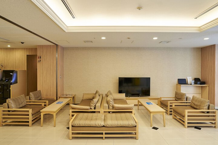 Entrance & Lobby