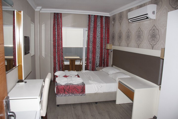 Room 7 of 24