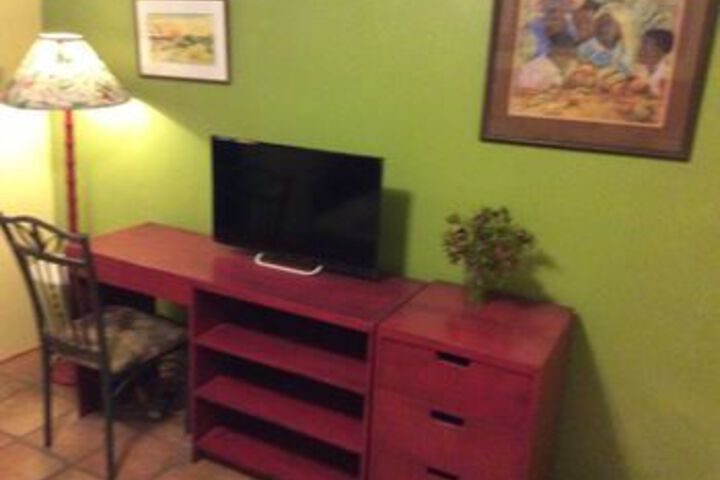 Room 7 of 18