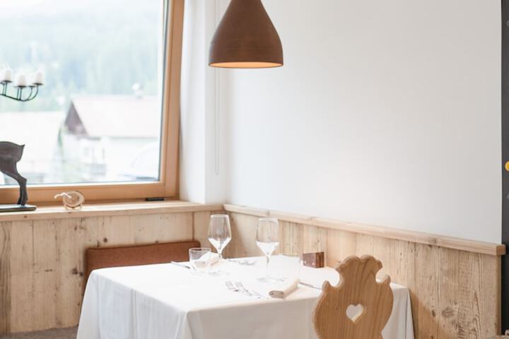 Dining 55 of 73