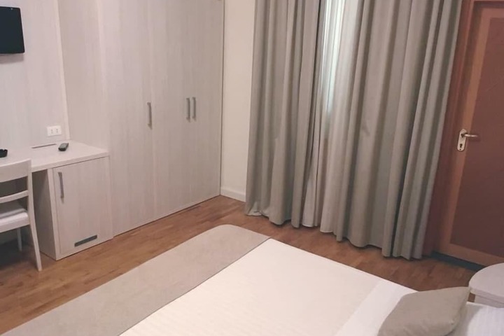 Room 17 of 42