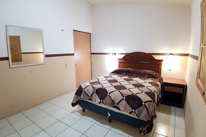 Room 6 of 114