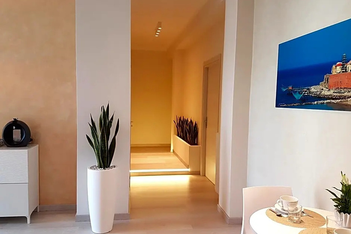 Room 15 of 15