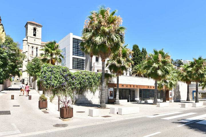 Hotel 61 of 65