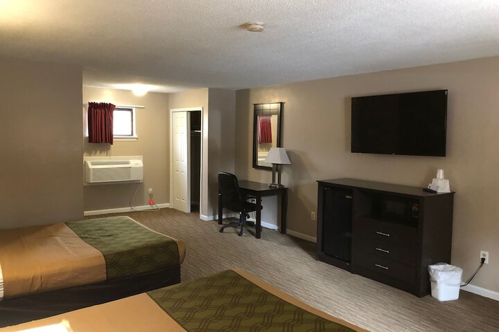 2 Queen Beds Accessible (4 of 6)