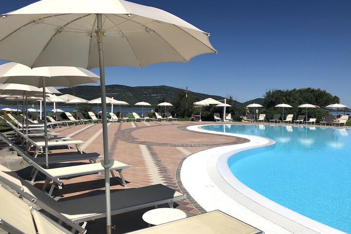 Pool 55 of 140