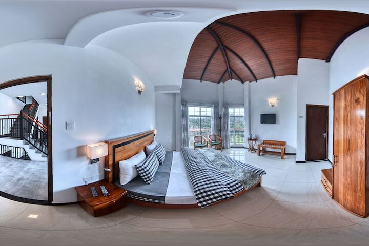 Room 14 of 43
