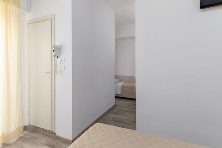 Room 21 of 54