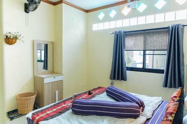 Room 10 of 196