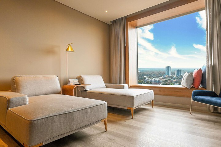 Room 26 of 100