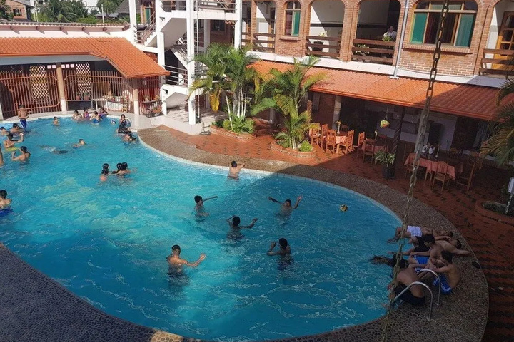 Pool 3 of 10