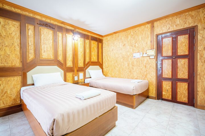 Room 15 of 29