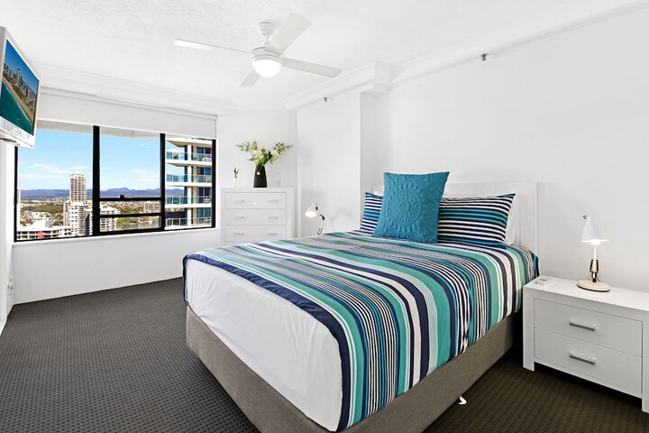 Room 10 of 105