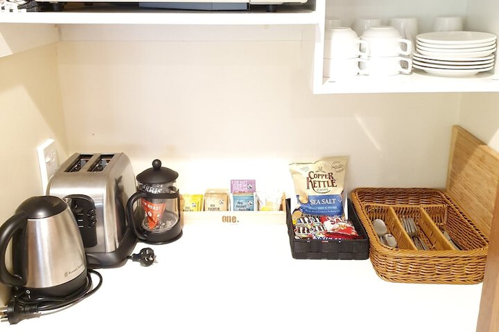 Room 4 of 25