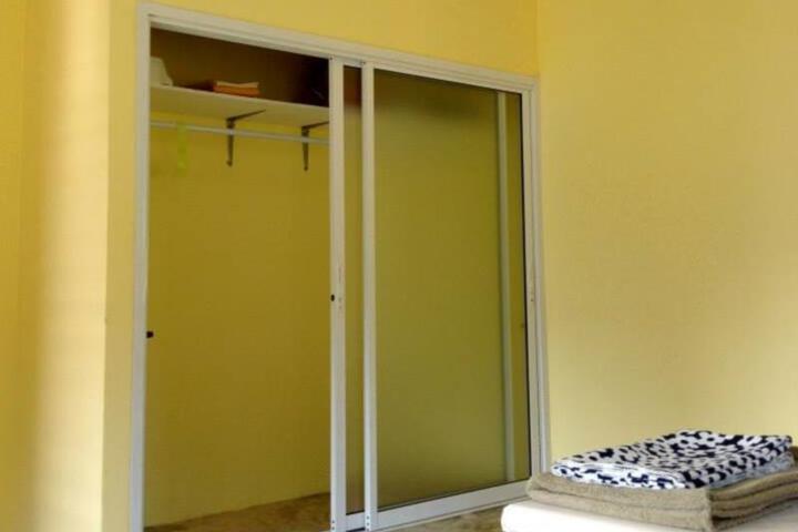 Room 4 of 5
