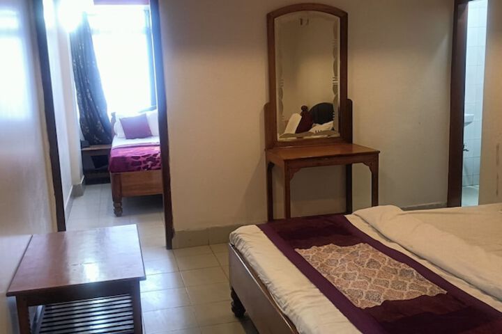 Room 15 of 38