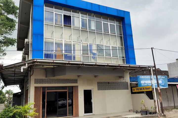 Photo of De Premium Hotel Musi Raya