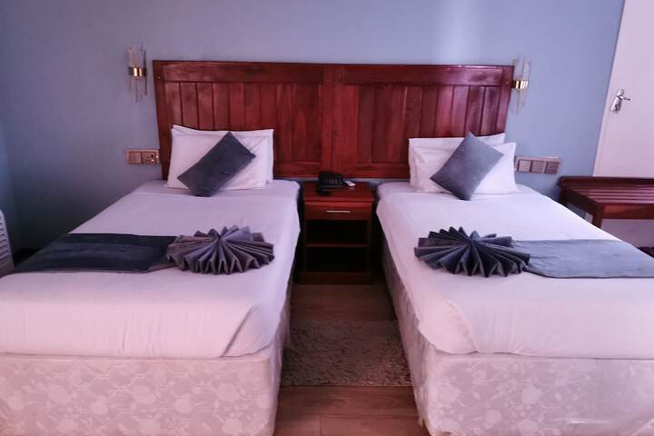 Room 4 of 30