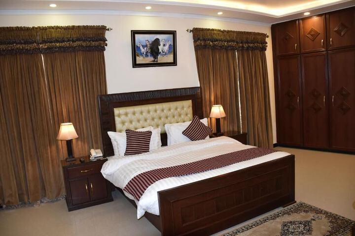 Room 9 of 21