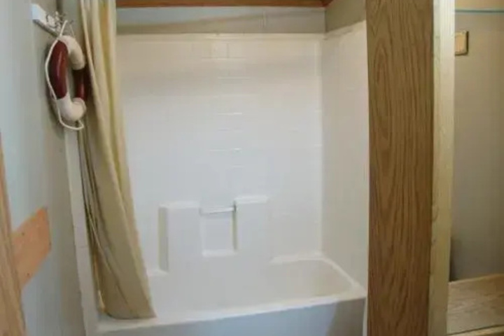 Room 5 of 12