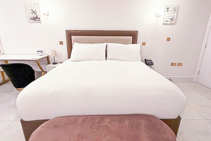 Room 32 of 55