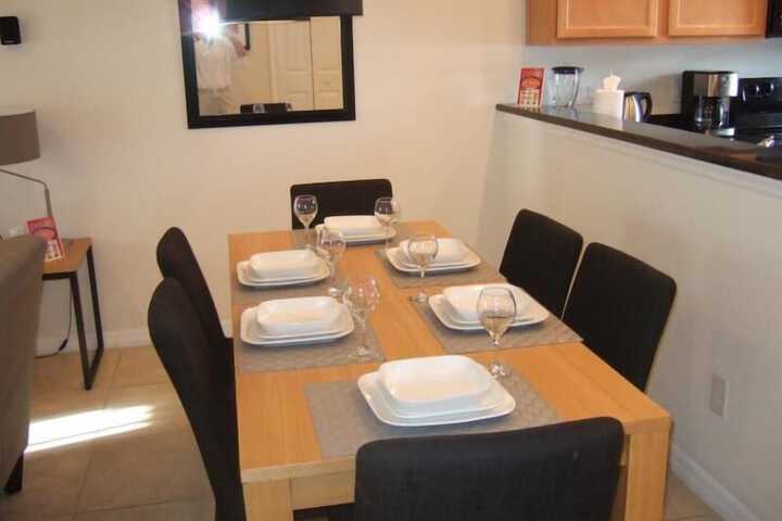 Dining 5 of 7