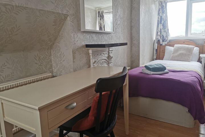 Room 16 of 44