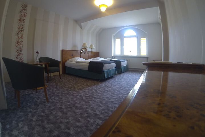 Room 2 of 14