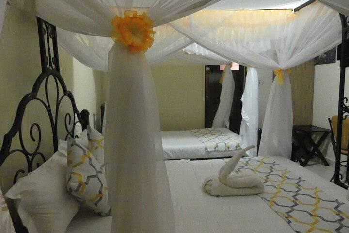 Room 4 of 40